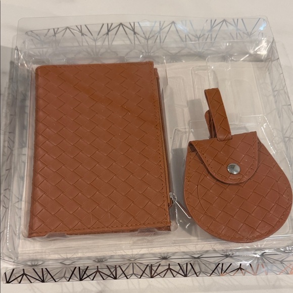 Mine Geometric Passport Wallet and Luggage Tag Set - Brown and White - Picture 3 of 3